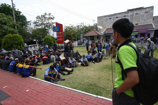 美国奥克兰码头罢工？假的！英国海关还要严查英代信息